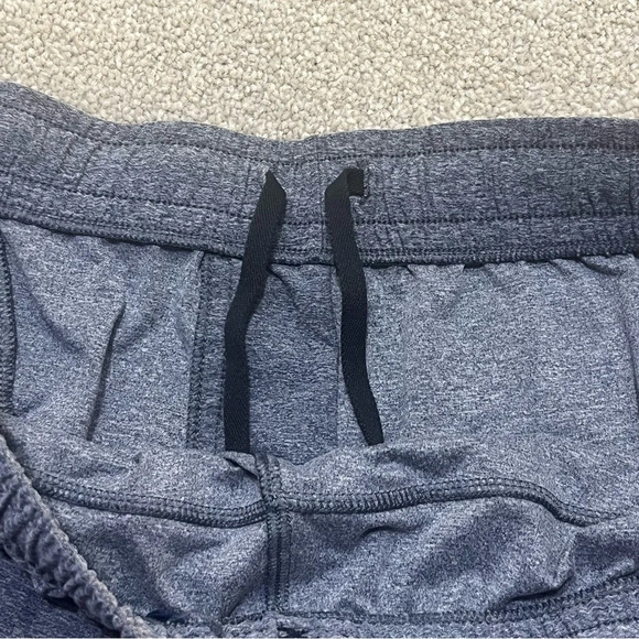 Rhone men’s shorts heather blue size XL - Picture 2 of 7